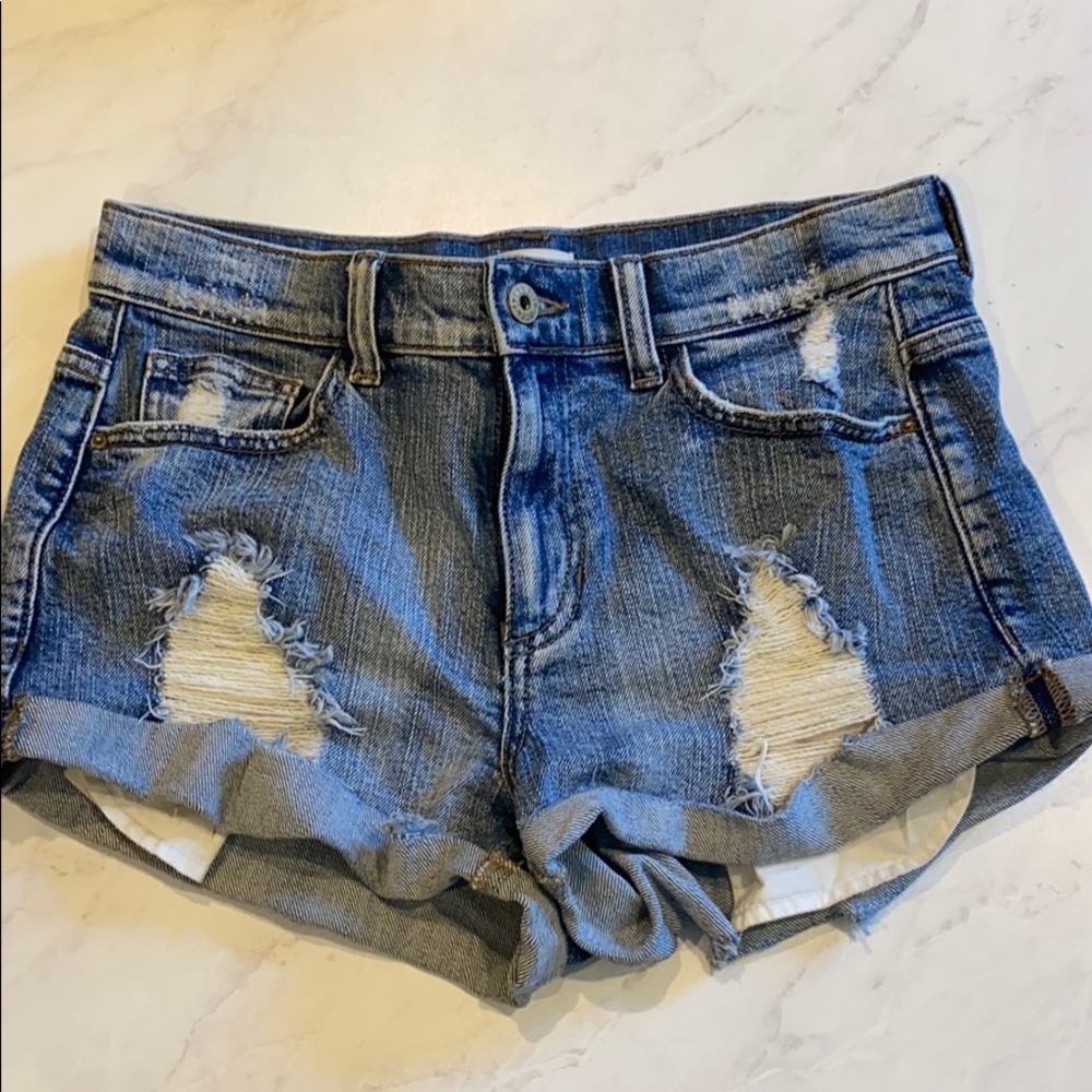 Denim short shorts!
